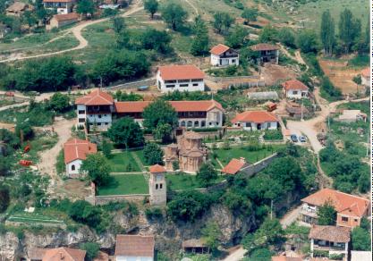 Глетка на манастирскиот комплекс од хеликоптер